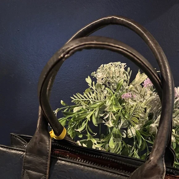 Wrangler Black Tote with Braided Accents - Picture 4 of 9